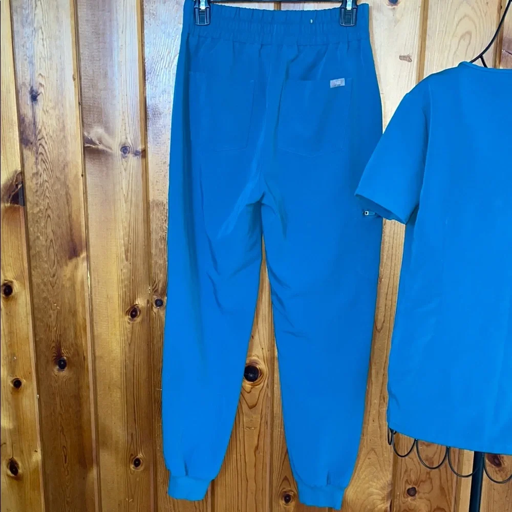 Blue Scrub Set with Jogger Pants blue fig scrubs size small/XS Zamora/caterina - Picture 10 of 16